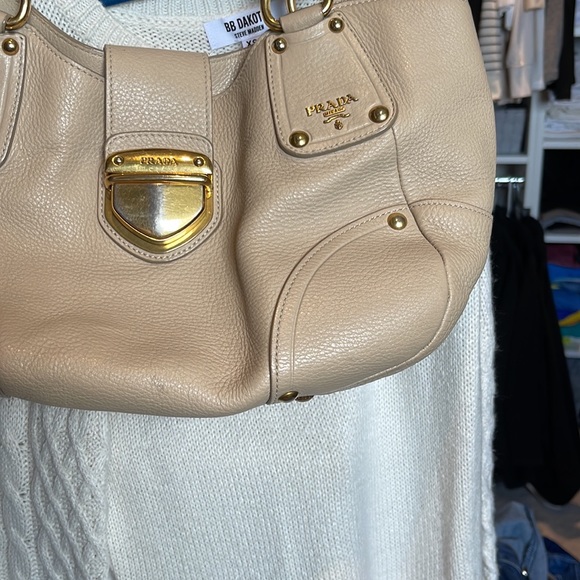 Authentic Prada Ivory Pushlock Tote Vitello Daino Medium Buckle bag - Picture 10 of 11